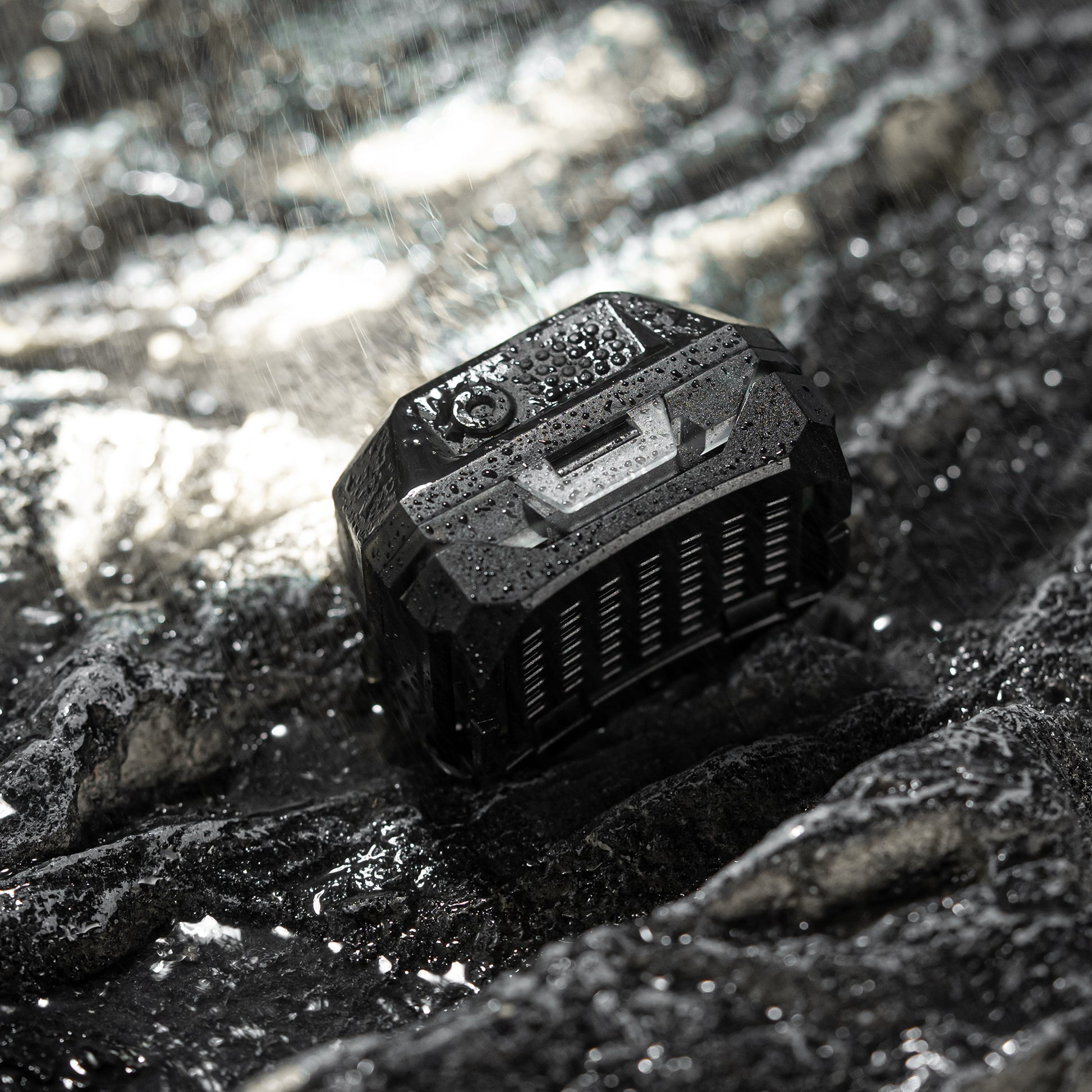 WUBEN H4 Multi - function Head Torch - With Dual Battery Options - Refraction Lighting