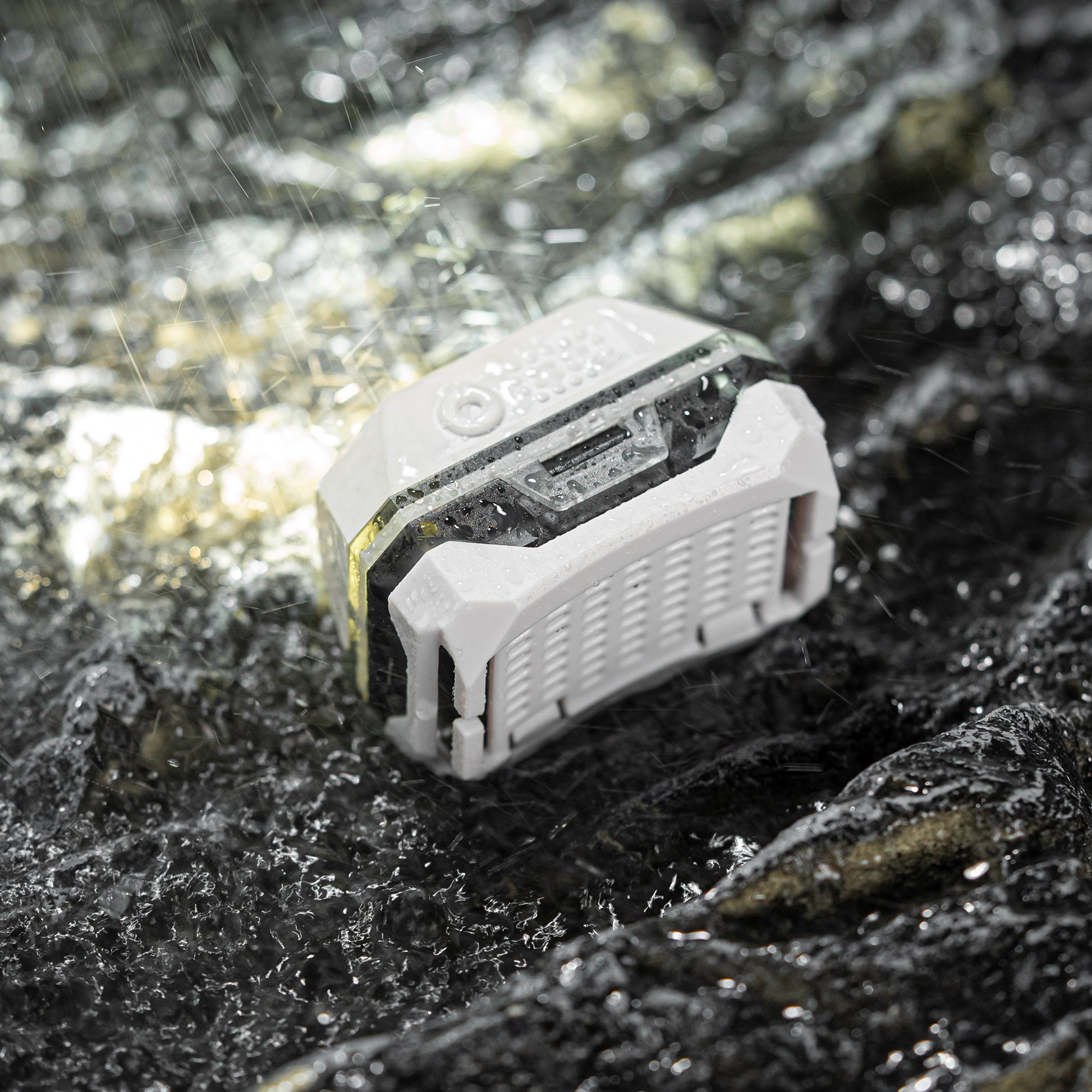 WUBEN H4 Multi - function Head Torch - With Dual Battery Options - Refraction Lighting