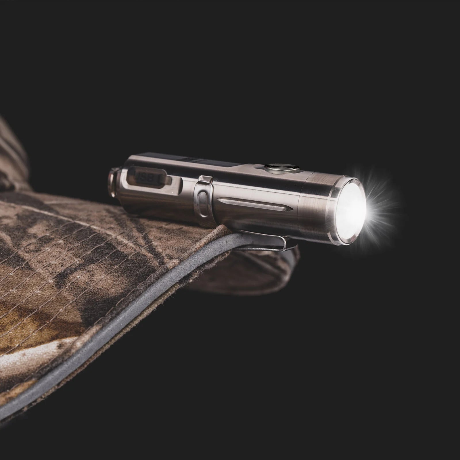 RovyVon Aurora A4 Pro Titanium USB - C Keyring Light - Refraction Lighting