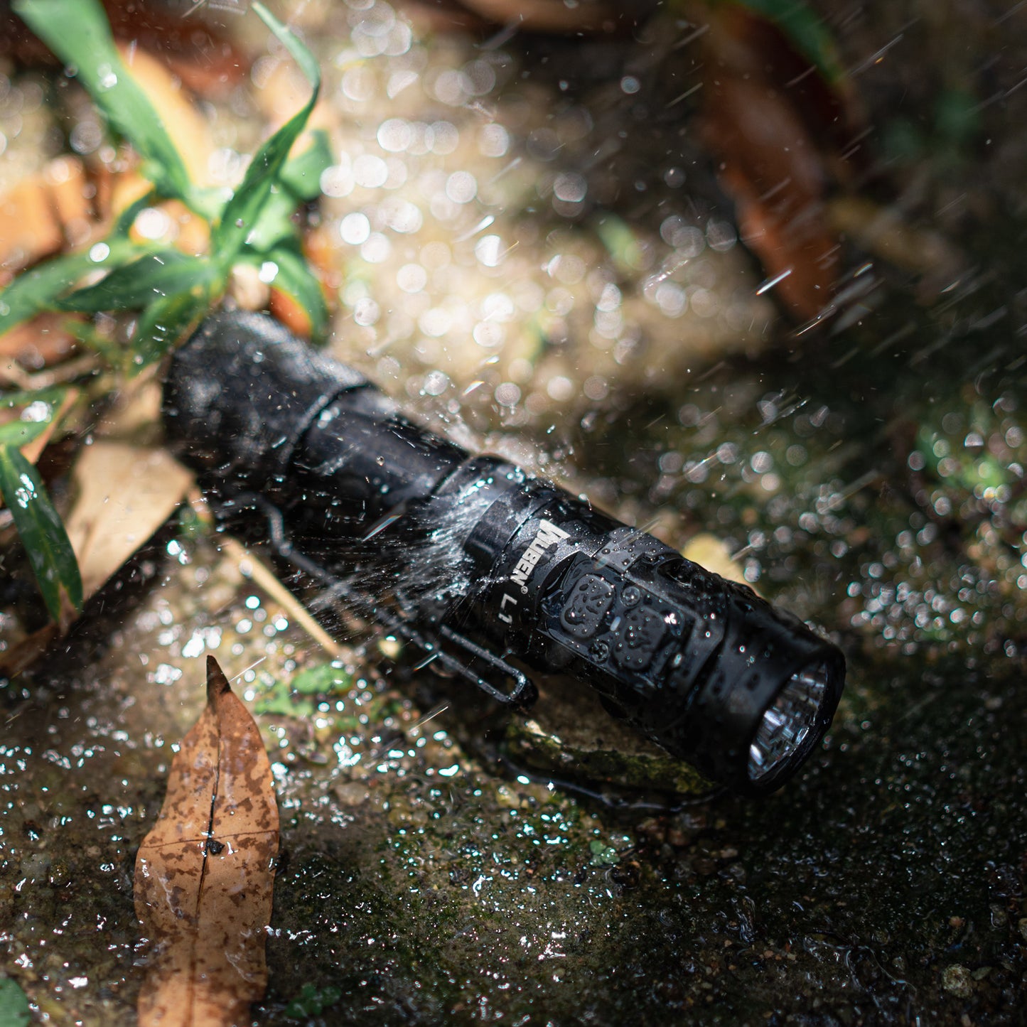 WUBEN L1 Rotating Head Dual - Beam Magnetic Base Torch - Refraction Lighting