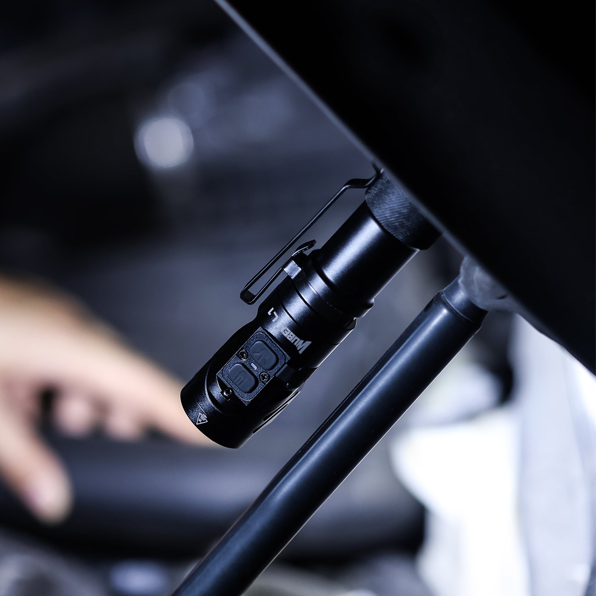 WUBEN L1 Rotating Head Dual - Beam Magnetic Base Torch - Refraction Lighting