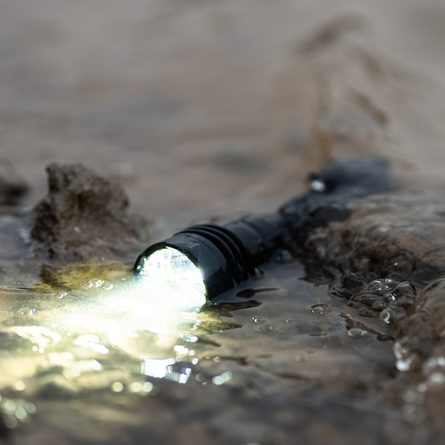 WUBEN T1 2000lm Tactical Torch - Refraction Lighting