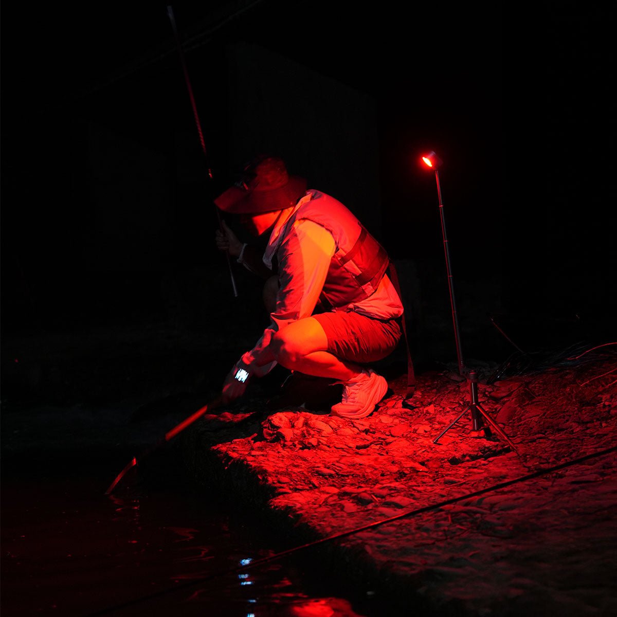 ouTask TD2 Telescopic Lantern - Refraction Lighting